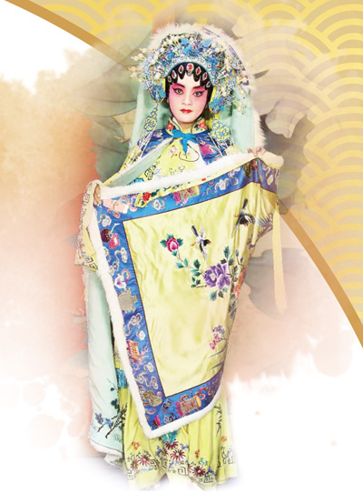 南京师范大学学生陈连任出演粤剧《昭君公主》中王昭君一角。殷翀摄