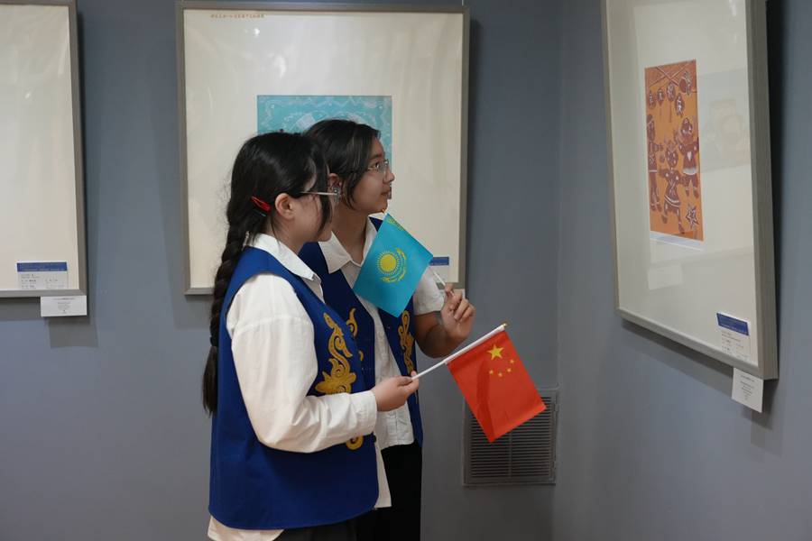 东海县三大特色展品亮相哈萨克斯坦江苏文化周