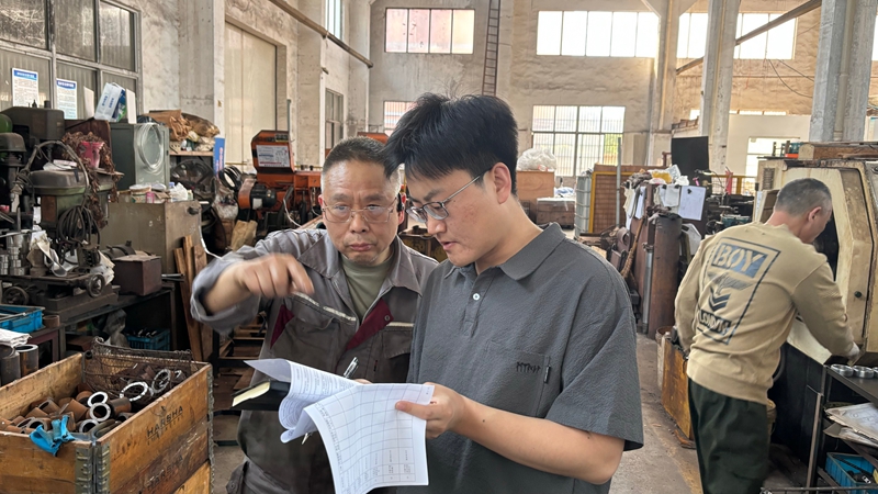 “百干进千企,红韵赋新能”专项行动现场。缪依蕾摄