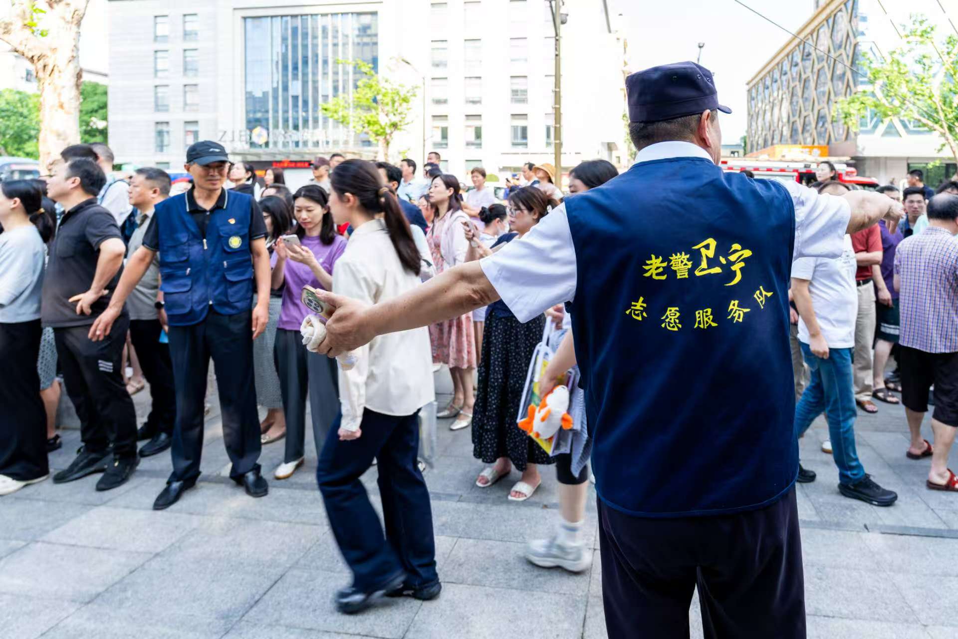 “老警衛寧”志願服務隊助力平安南京建設