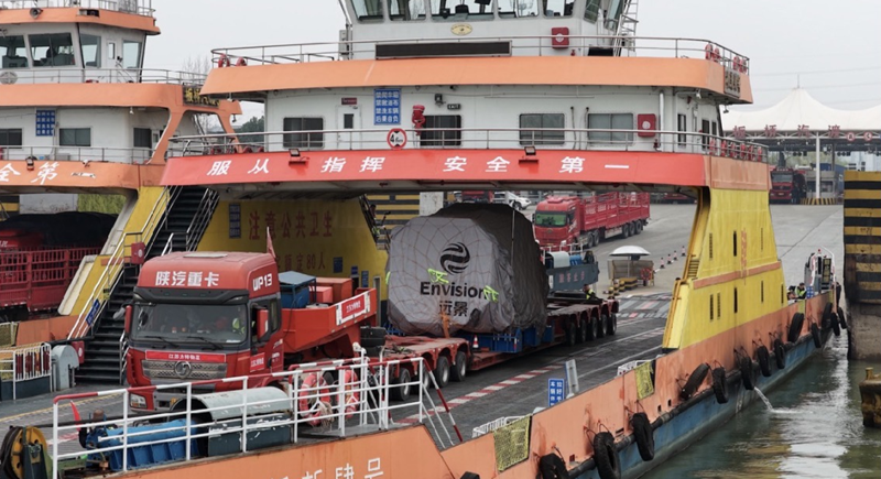 ‌南京板橋汽渡開通大件運輸專屬通道‌，百噸級大件運輸不再“望江興嘆”。南京市交通運輸局供圖