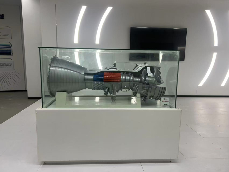 奇纳新材展厅摆放航空发动机模型,企业高温合金材料可用于发动机关键部件。受访者供图