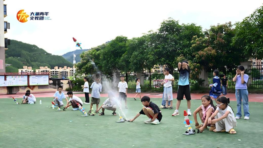 科学实验课堂现场。无锡太湖学院团委供图