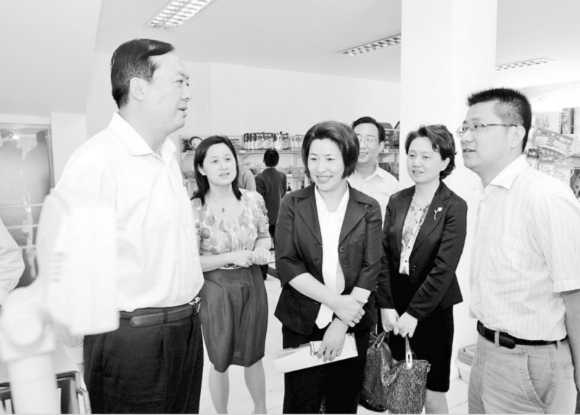 泰州高港区大幅度提高劳模待遇