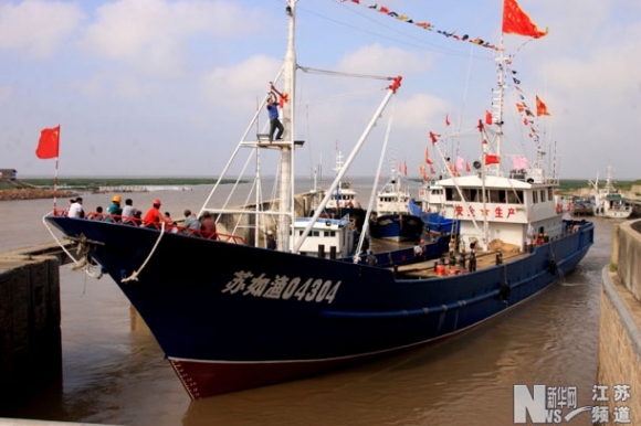 江苏最大渔船出海试航成功 驶入如东洋口港