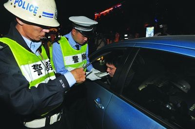 江苏28日晚查处酒驾151起 国庆期间将天天查