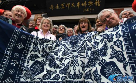 外国织女团访问南通 体验纺织文化