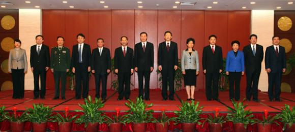 新一届江苏省委常委集体与记者见面