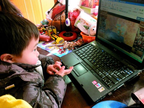 3岁幼童识字500 看动漫打游戏样样在行