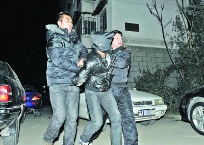 8毛贼3个月入室盗窃60起被抓 作案遍及南京
