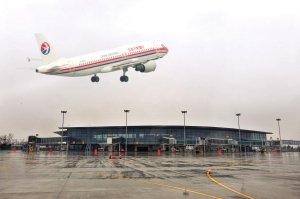 扬州泰州机场空客320飞机15日试飞成功