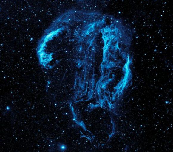 美望远镜拍到5000年前超新星爆炸碎片