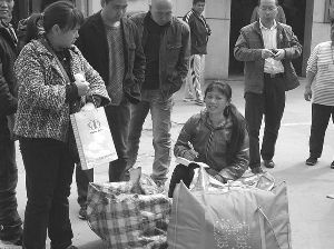 南京安德门民工市场<em>读书妹</em>走红网络