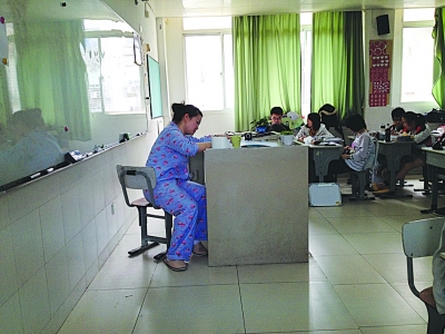 南京一<em>学校</em>200名学生穿<em>睡衣</em>上学引热议