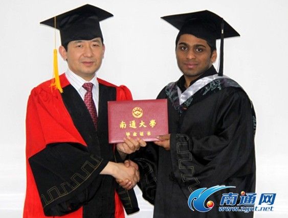 南通大学为一名印度留学生单独举行毕业典礼