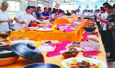 南京乡村旅游美食大赛举行 1米长活鱼亮相