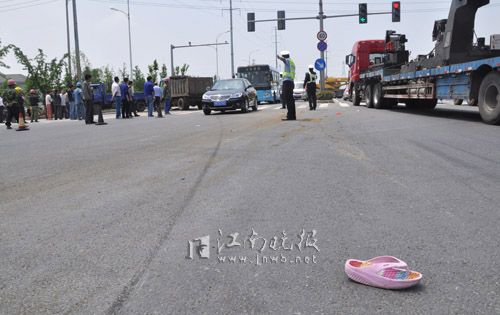 无锡三车相撞 4岁<em>女童被压</em>车下不幸夭亡