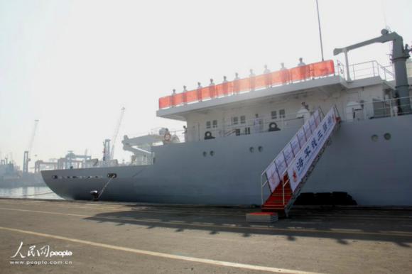 中国海军钱三强号测量船访问印尼