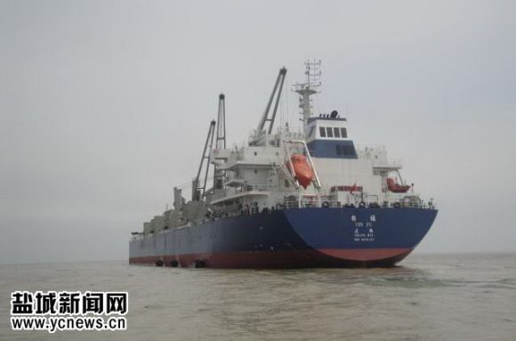 射阳港区迎来开港最大载重吨运煤船