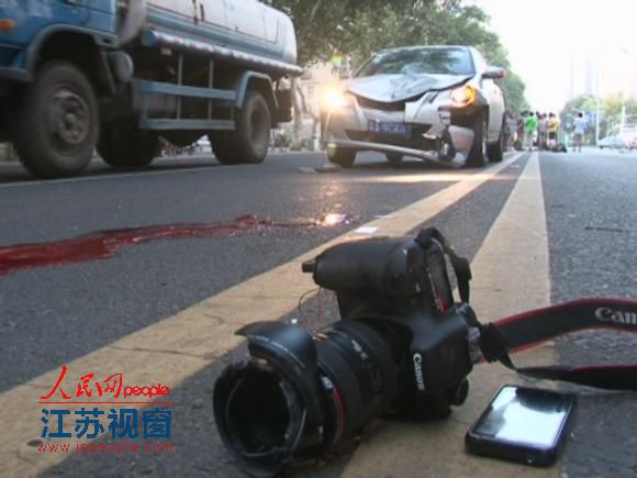 上海媒体人南京车祸1死1伤续:肇事者被控制