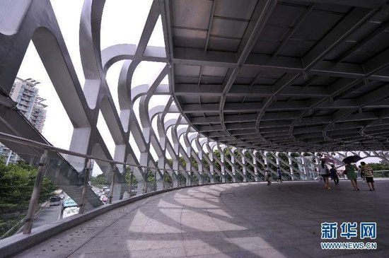 深圳5000万豪华天桥问题多 回应称形象工程