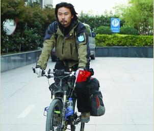 月薪7000 南京一工程师辞职裸游引争议