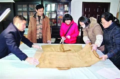 苏州首次修复宋代丝绸服饰 出土于1975年