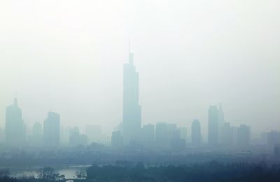 江苏6个城市空气污染严重14日局部仍有雾