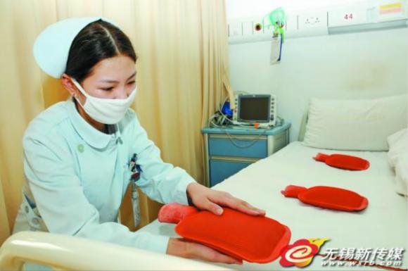 无锡一医院推人性化服务 为手术病人暖被