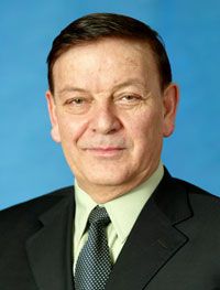 努尔-白克力当选新疆维吾尔自治区主席