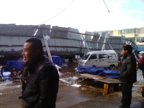 扬州高邮汉留镇甸垛农贸市场因大雪坍塌