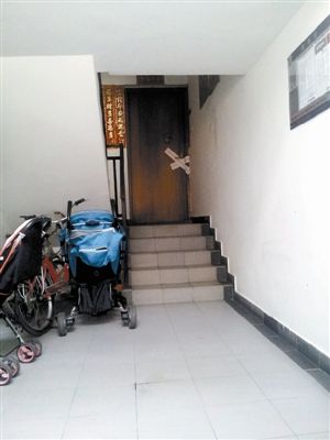 深圳疑发性奴案 女子咬开狗笼赤裸逃生