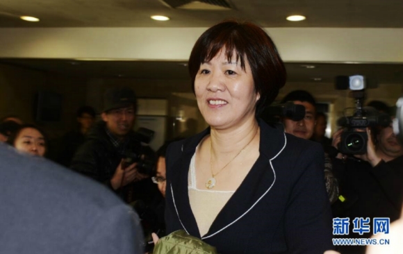 <em>女排主帅</em>竞聘会召开 郎平一身正装干练亮相