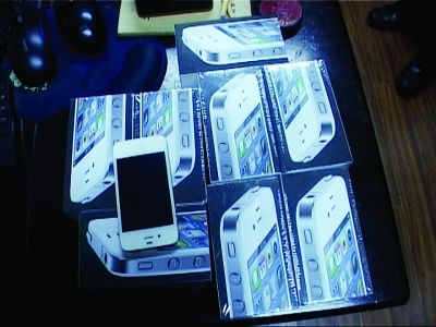 南京一快递公司员工顺走10部苹果手机被抓获