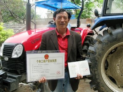 南京首位农场主是地道农民 自称压力大