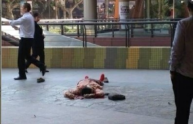 南京水游城一女子跳楼身亡 警方介入调查