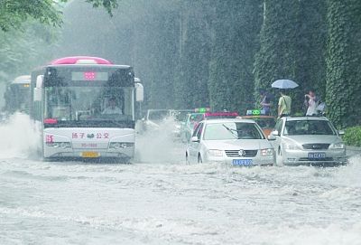 江苏入梅首日 局部大暴雨降水量超过100毫米