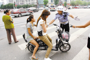 徐州将严查老年代步车、载货三轮车非法上路
