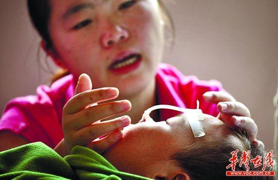 2岁娃被蚊咬瘫痪在床近三月 乙脑疫苗需早种