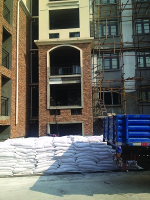 南京尧化门香榴湾小区三期房延期交付近一年