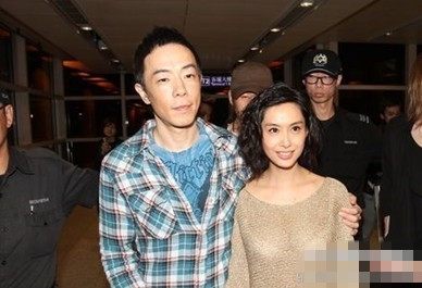 黄贯中微博痛斥父亲家暴:再打朱茵我会杀父_江