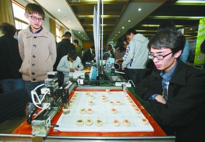 直击江苏高校科技创新竞赛:机器人下象棋