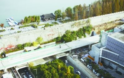 南京跨玄武湖隧道钢箱梁桥建成 对接昆仑路
