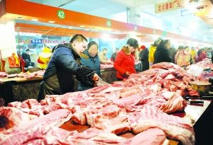 淮安金湖猪肉需求量上涨 精瘦肉现价14元\/斤