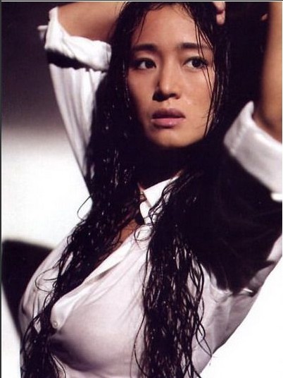 杨幂章子怡张馨予巩俐 60位明星<em>湿身</em>凸点照_江