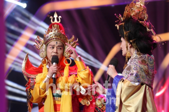 大咖秀 何炅变土豪金二郎神 谢娜扮武则天
