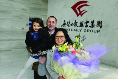 无锡女子患绝症美国男友跨国求婚 网友泪奔