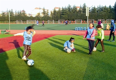 泰州组建男女足球队 备战省运会
