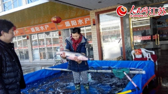 无锡水产市场高档鱼虾遇冷普通鱼价降量涨