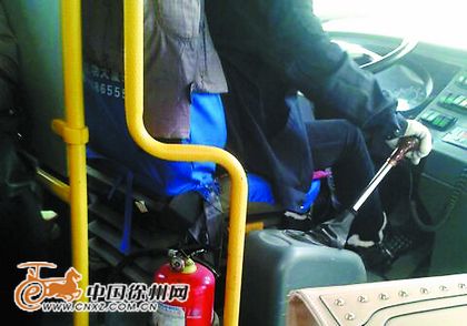徐州女司机穿3厘米高跟鞋开公交车网友:不顾安